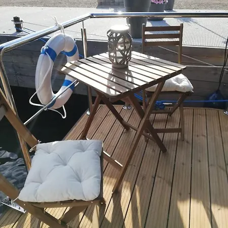 Hausboot Auf Der Mosel Botel Polich