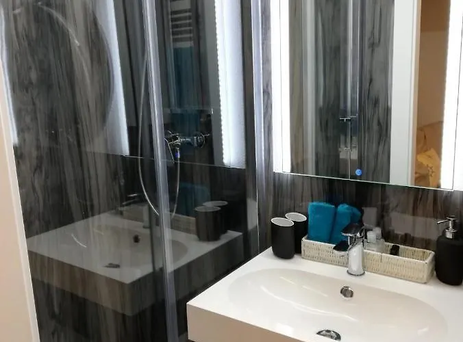 Hausboot Auf Der Mosel Botel